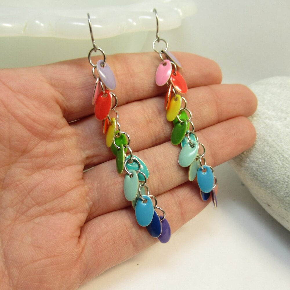 Long enamel dangle earrings - Picture 2 of 9